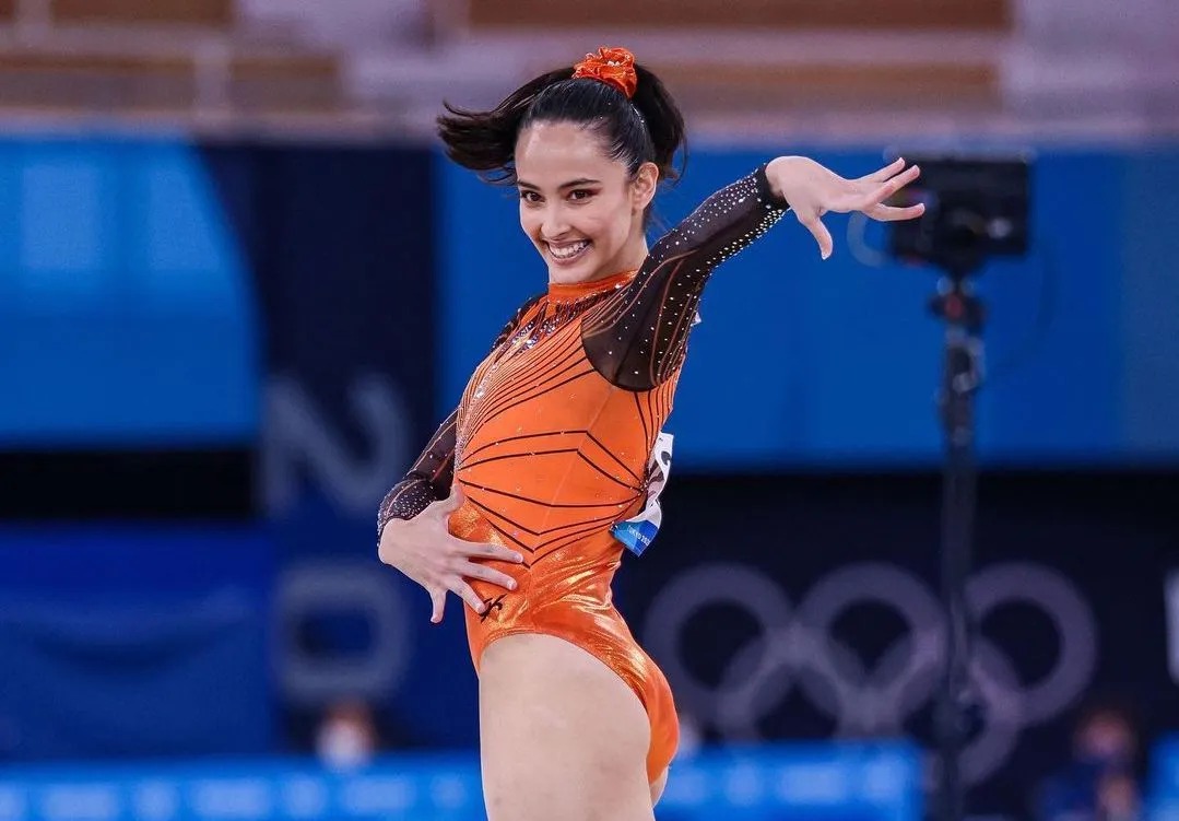 王建民在 2006 年对阵老虎投出完封胜，赛后接受全场球迷的热烈欢呼